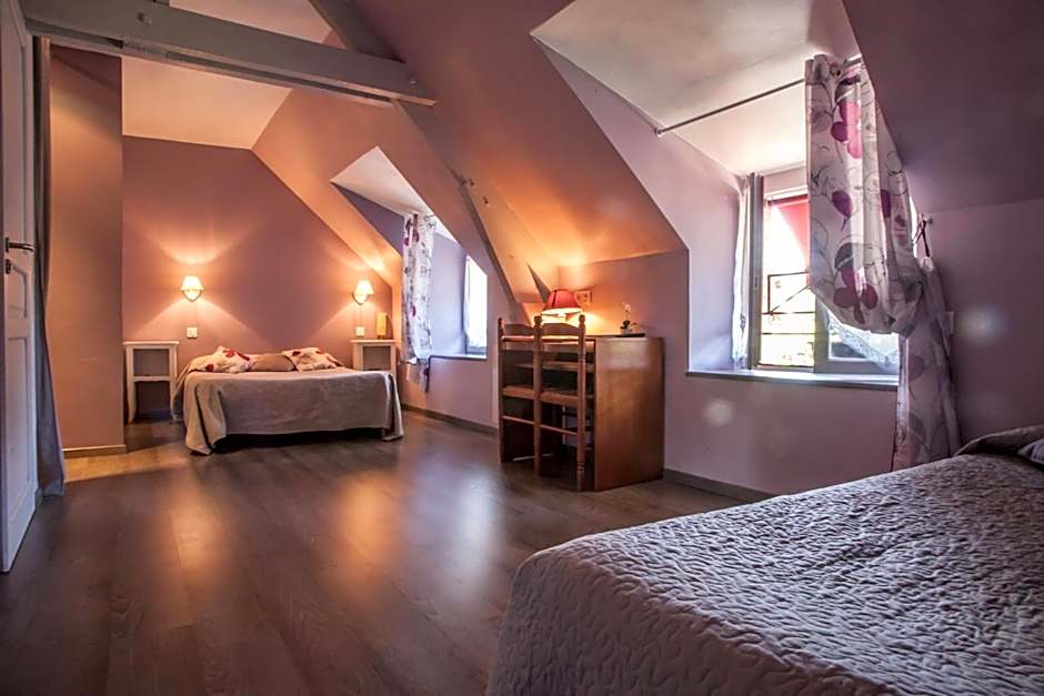 Logis Hotels - Auberge de l'Ile - Hotel 3 etoiles et Restaurant