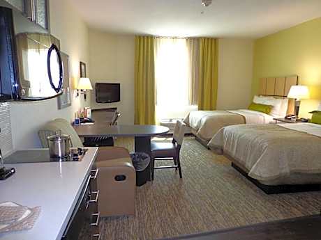 Queen Studio with Two Queen Beds - Hearing Accessible - Non-Smoking