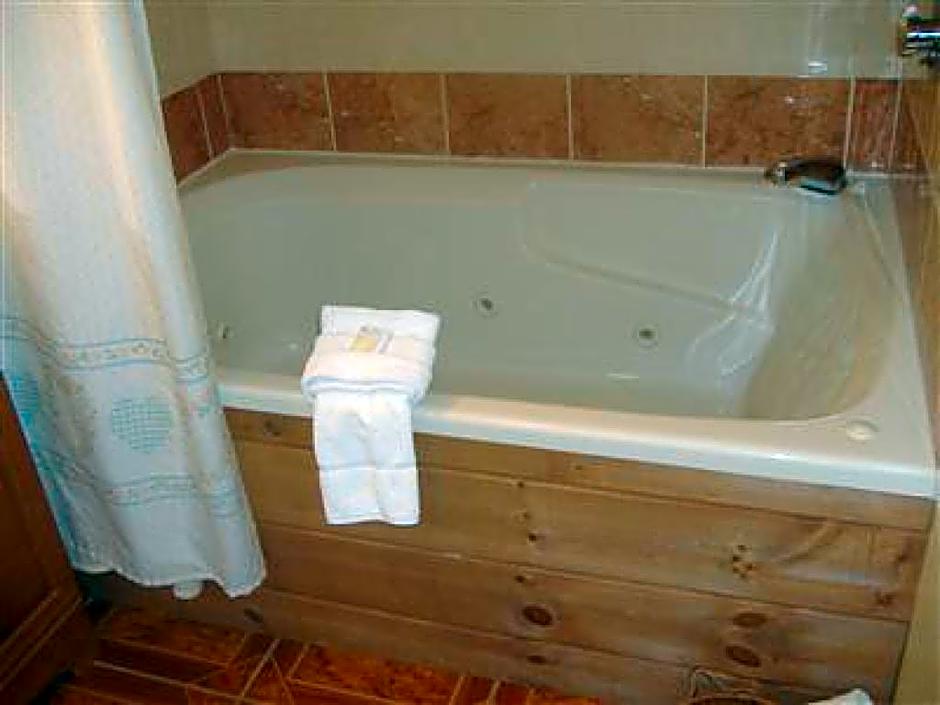 Sturbridge Country Inn