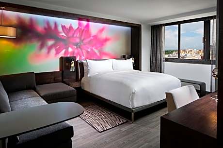Design Room, 1 King Bed