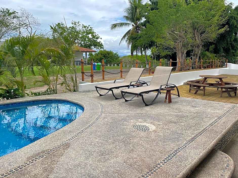 LA LOMA SUITES