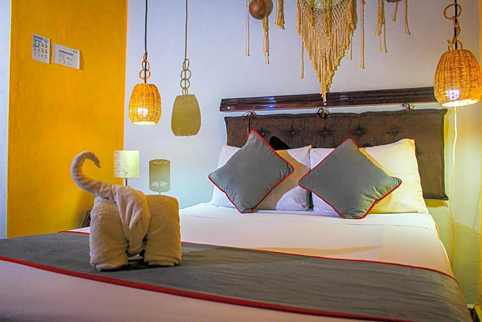 Casa Aluxes Hotel