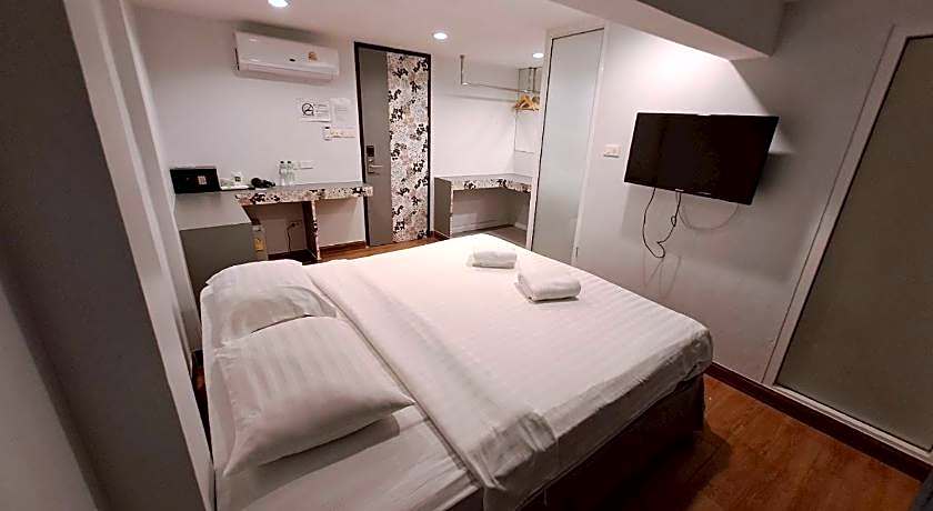 Nantra Ploenchit Hotel