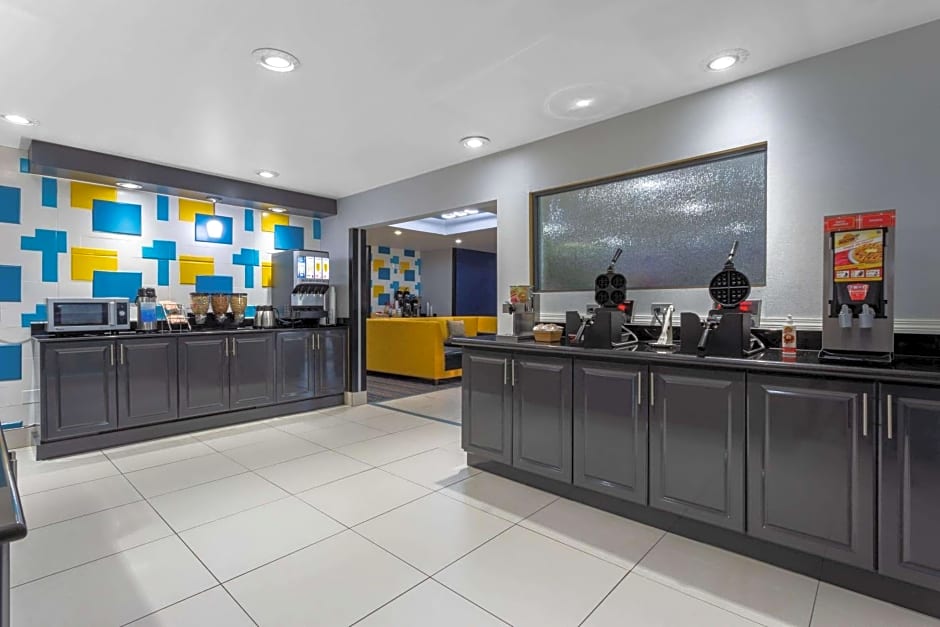 La Quinta Inn & Suites by Wyndham Columbus West - Hilliard