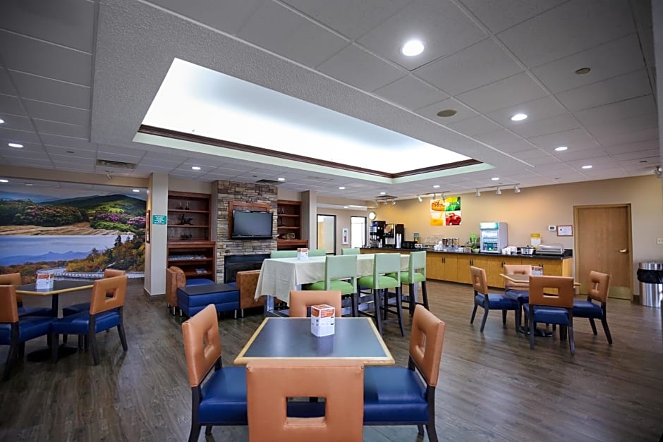 Quality Inn & Suites University