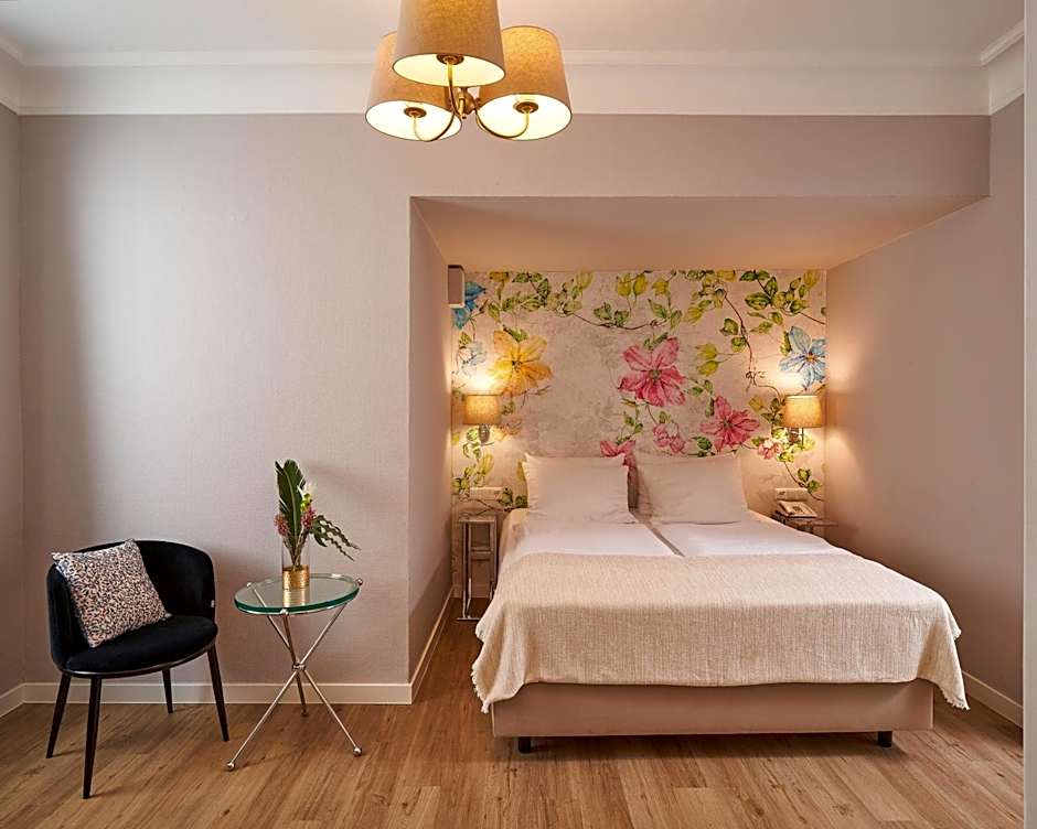 Hotel Monopol - Central Station
