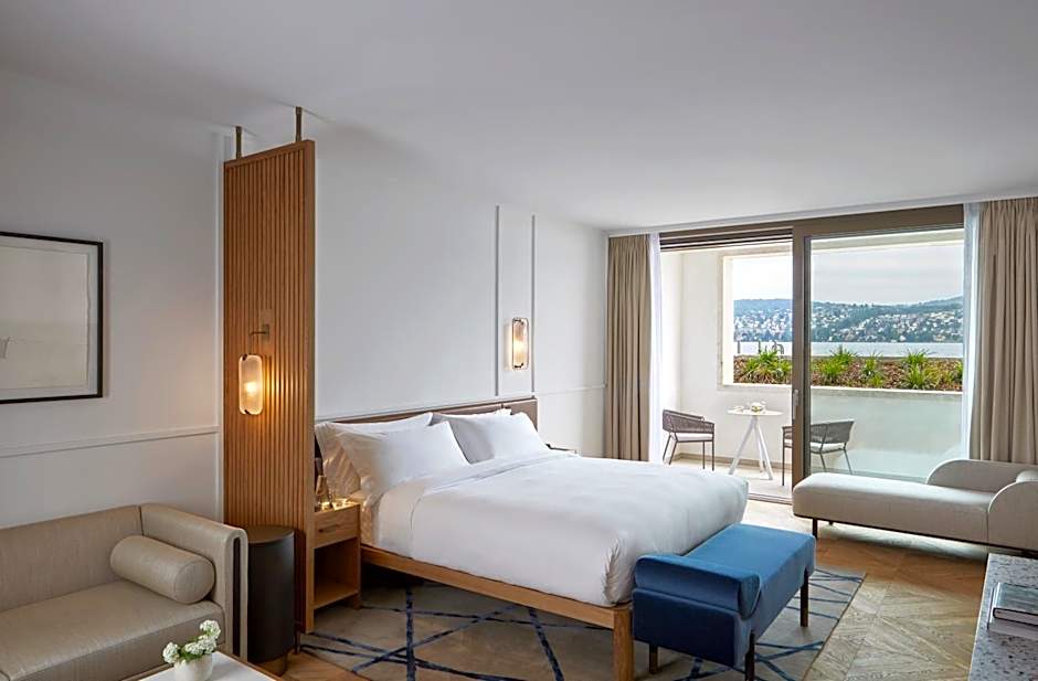 ALEX - Lakefront Lifestyle Hotel & Suites