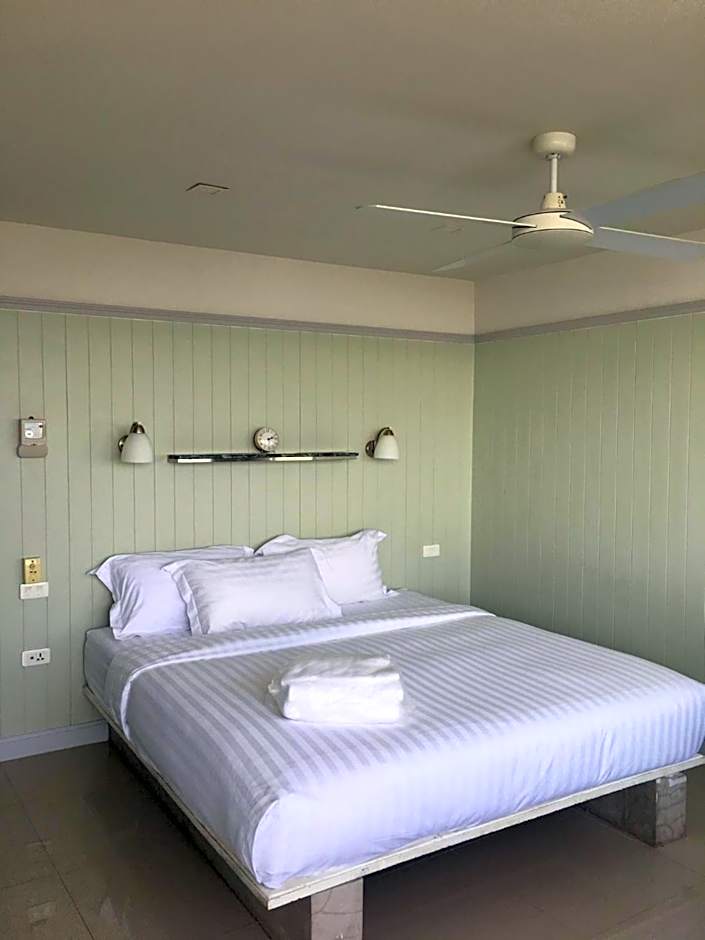 PierView Rooms