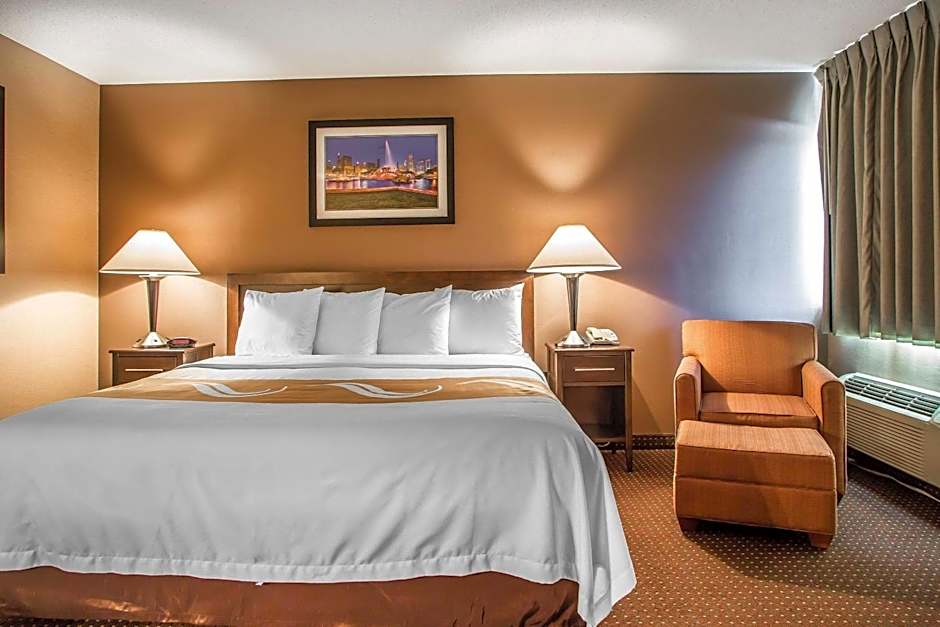 Quality Inn Elgin I-90
