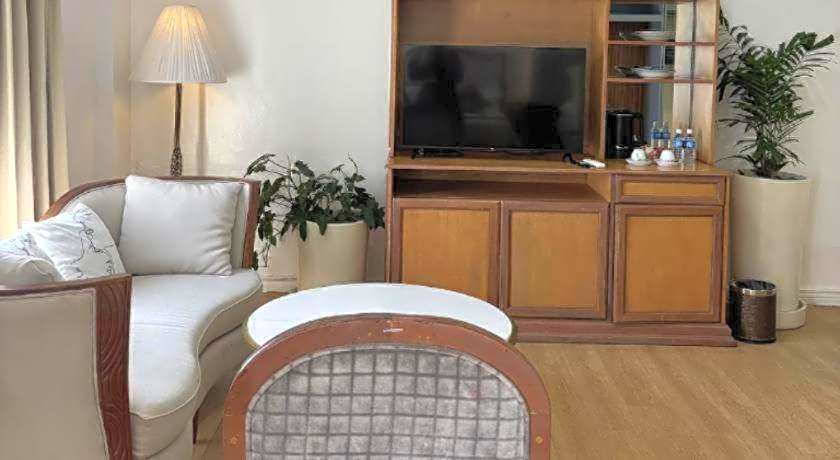 Queen Margarette Hotel