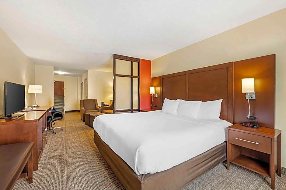 Comfort Suites East Lincoln - Mall Area
