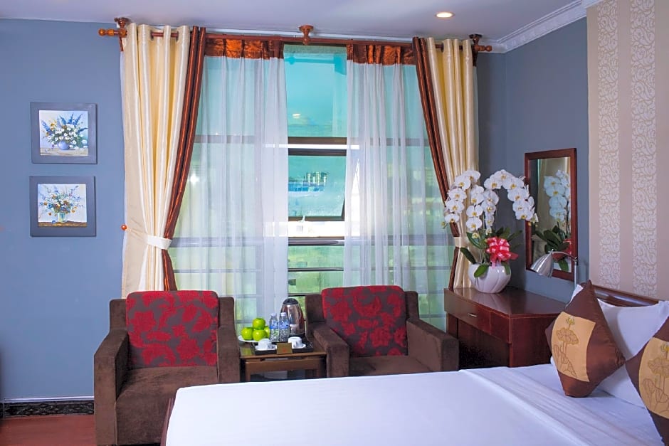 Good Vibes Central Hotel