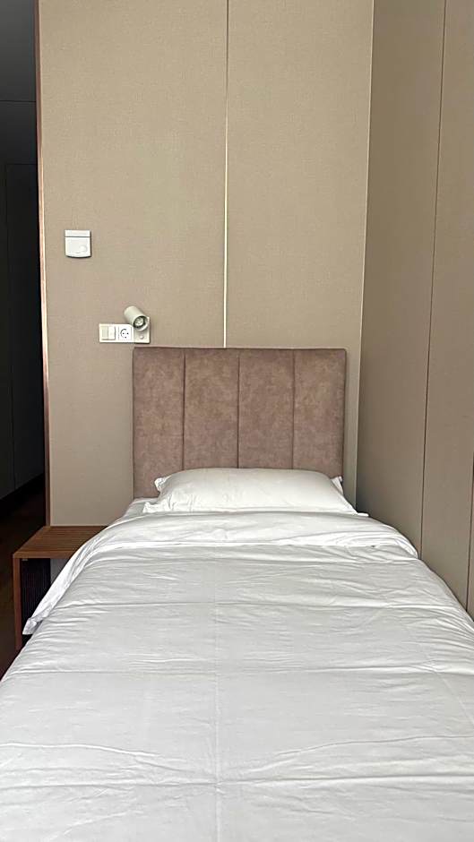 Tung Hotel