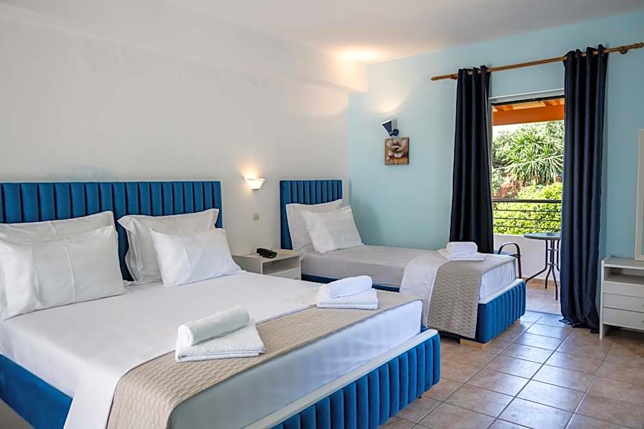 Crystal Blue Hotel, Barbati