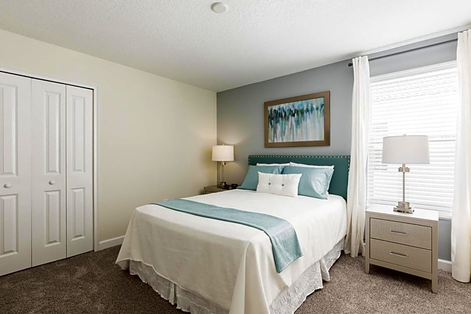 Champions Gate Resort, Game Room, Theater, Near Attractions!!