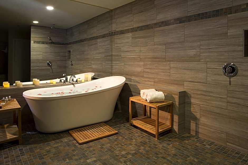 Postmarc Hotel and Spa Suites