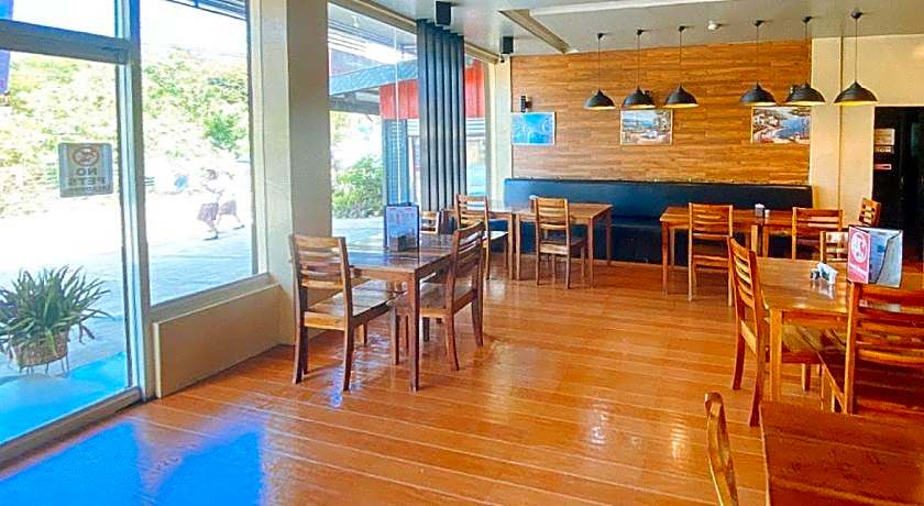 RedDoorz @ 4ks Pension House Bogo City Cebu