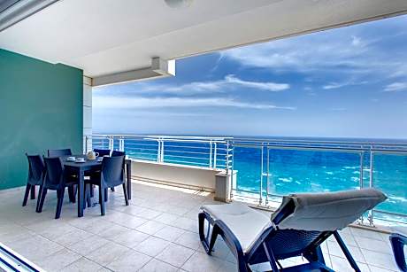 Pure Luxury Apartment with Pool