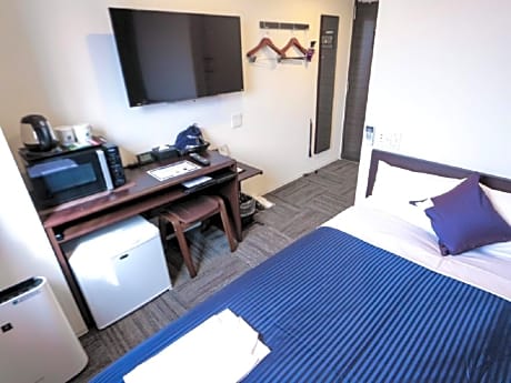 Semi Double Room  - Non-Smoking - Small Dog Friendly