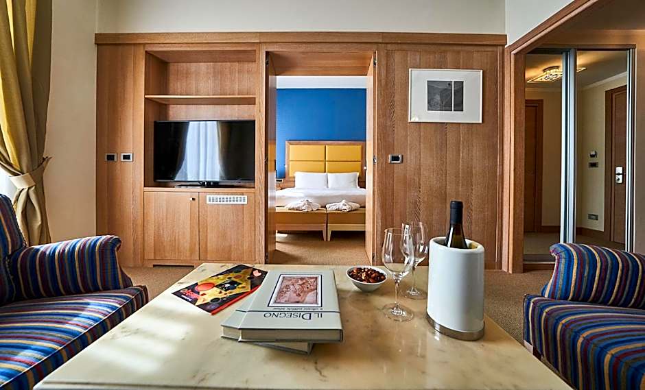 Photo 1 of 50 of Hotel Astoria