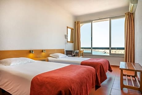 One-Bedroom Apartment with Sea View (2 Adults)