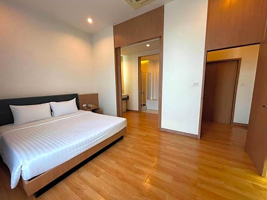 Photo 1 of 4 of Superior Suite