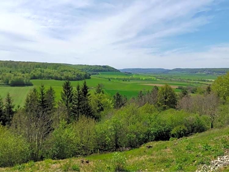 Le Nid d'Alex Spa , Rando et table d'hôte