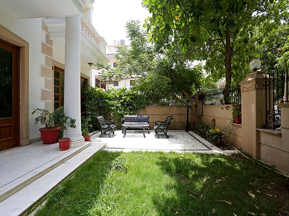 15716 The Red Orchid