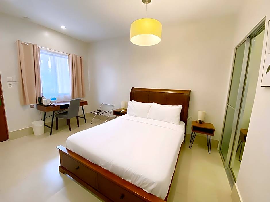 Harman Suites Moalboal