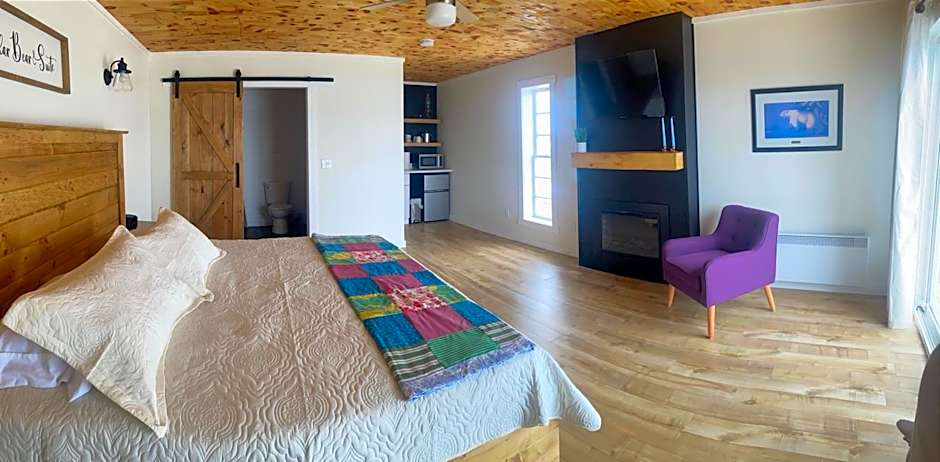 Raleigh Rooms & Taylor's Crafts