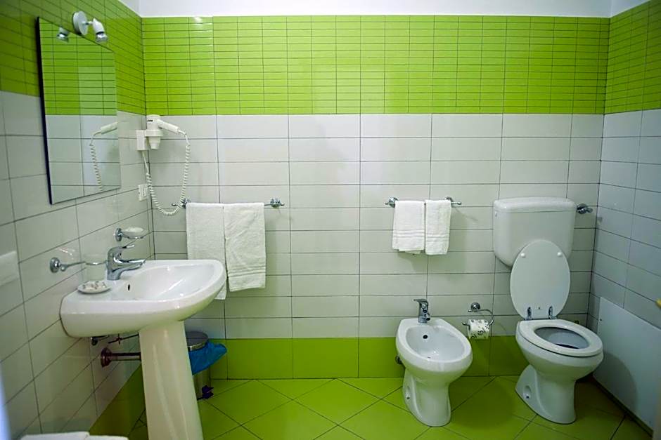 Zdjęcie 1 z 4 — Standard 1 Double Bed or 2 Beds, Sea View