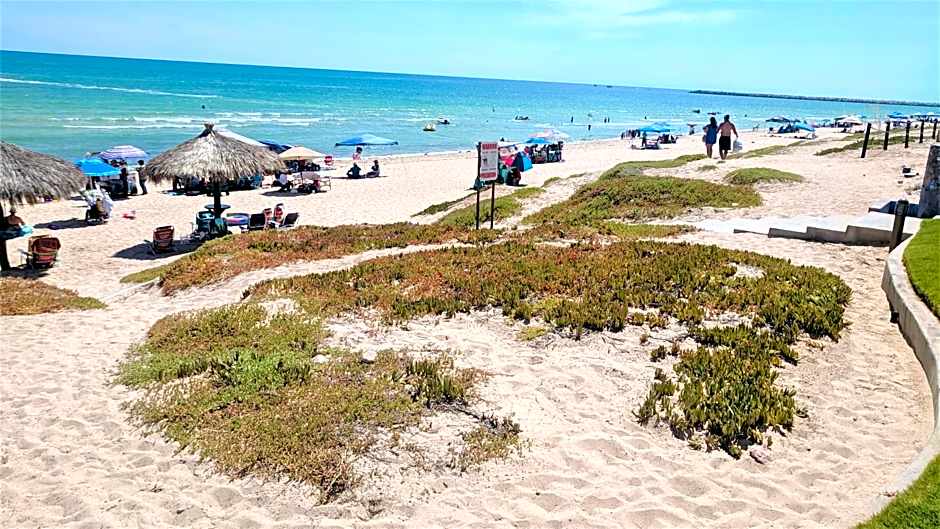 Bella Sirena 305-A - Elegant Oceanview Condo on Beachfront Resort