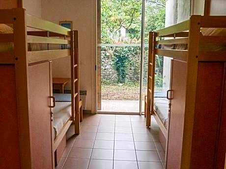 Bed in 7-Bed Female Dormitory with Shared Bathroom