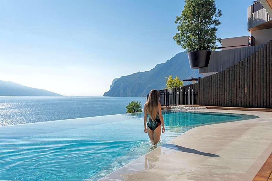 EALA My Lakeside Dream - Adults Friendly