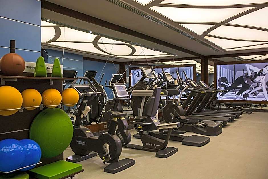 Renaissance by Marriott Izmir Hotel
