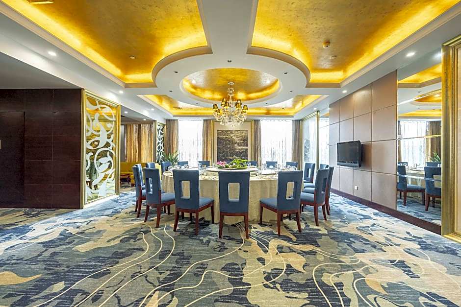 Yiyang HuaTian Hotel