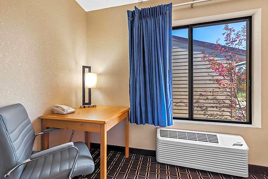 Days Inn by Wyndham Black River Falls