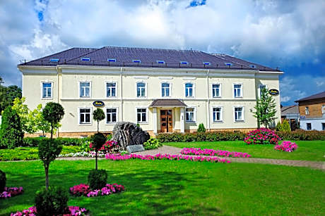 Lucia with Self Check-in