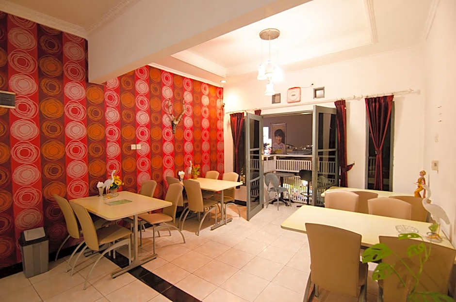 Hotel Salon Fora & Longhill Cafe Fora