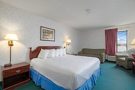 1 King Bed Mobility Accessible Room Non-Smoking