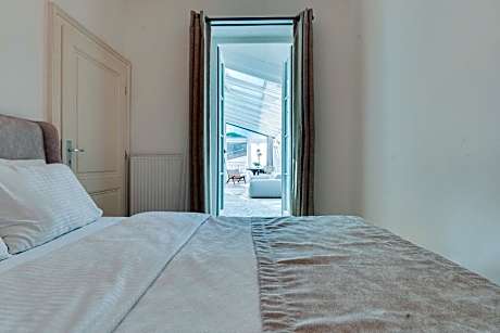 Studio with Garden View