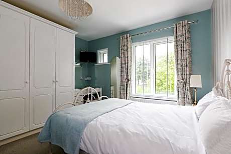 Double and Triple Family Rooms