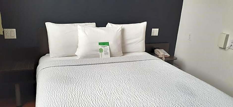 Photo 1 of 1 of 2 Queen Beds