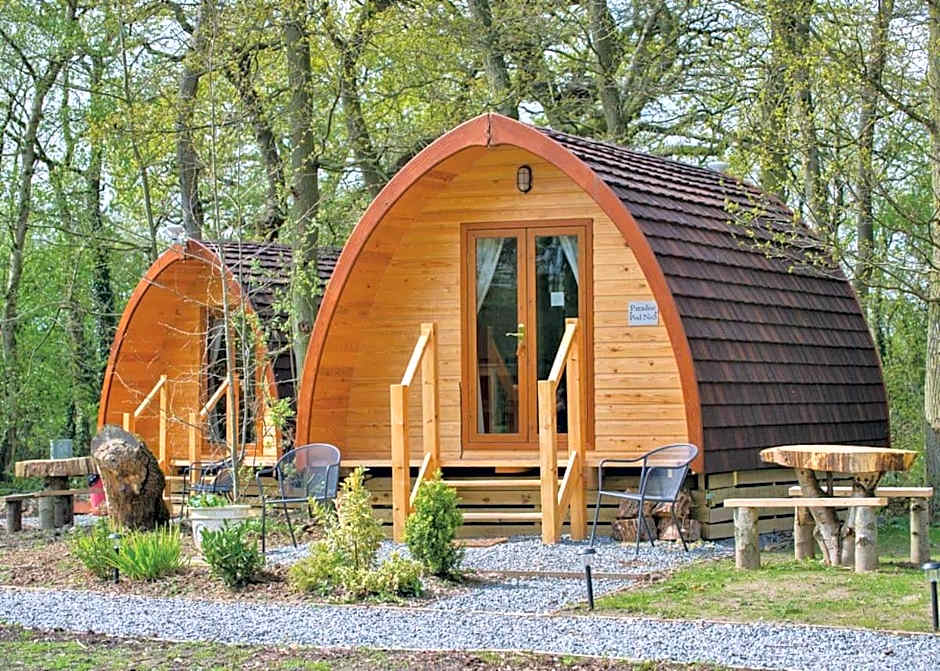 Paradise Lakeside Lodges