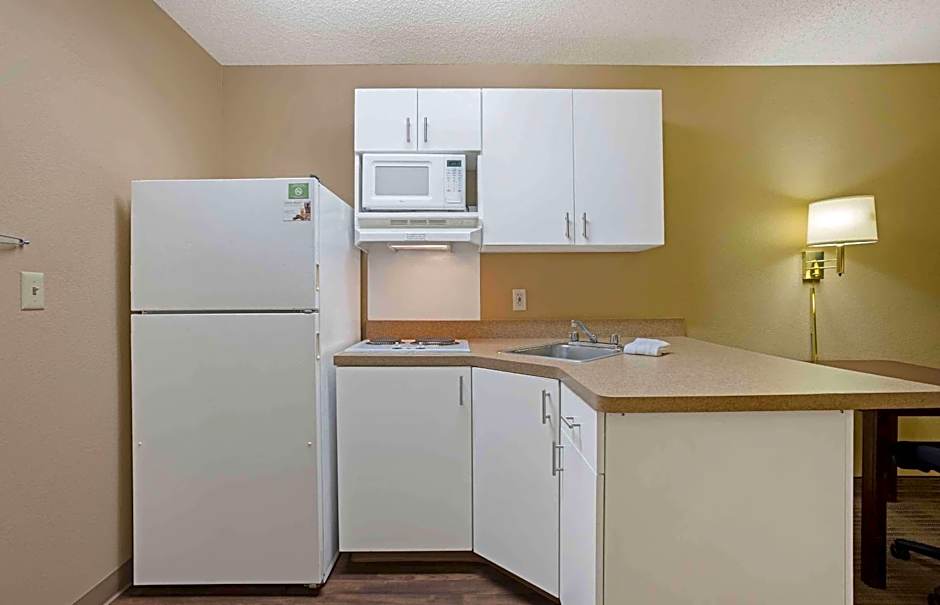 Extended Stay America Select Suites - Springfield - South