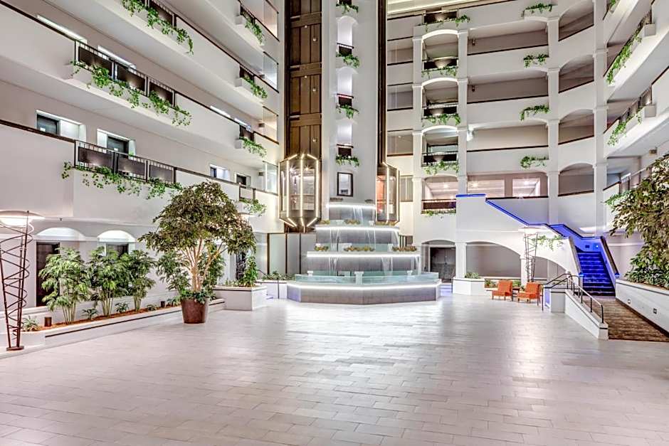 Holiday Inn & Suites Springfield-I-44 By IHG