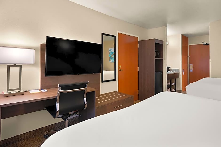 Comfort Inn & Suites In Fenton