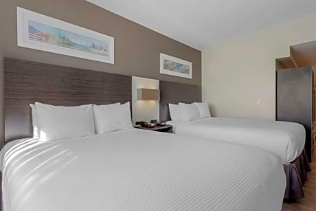 Queen Room with Two Queen Beds with Roll-In Shower - Disability Access