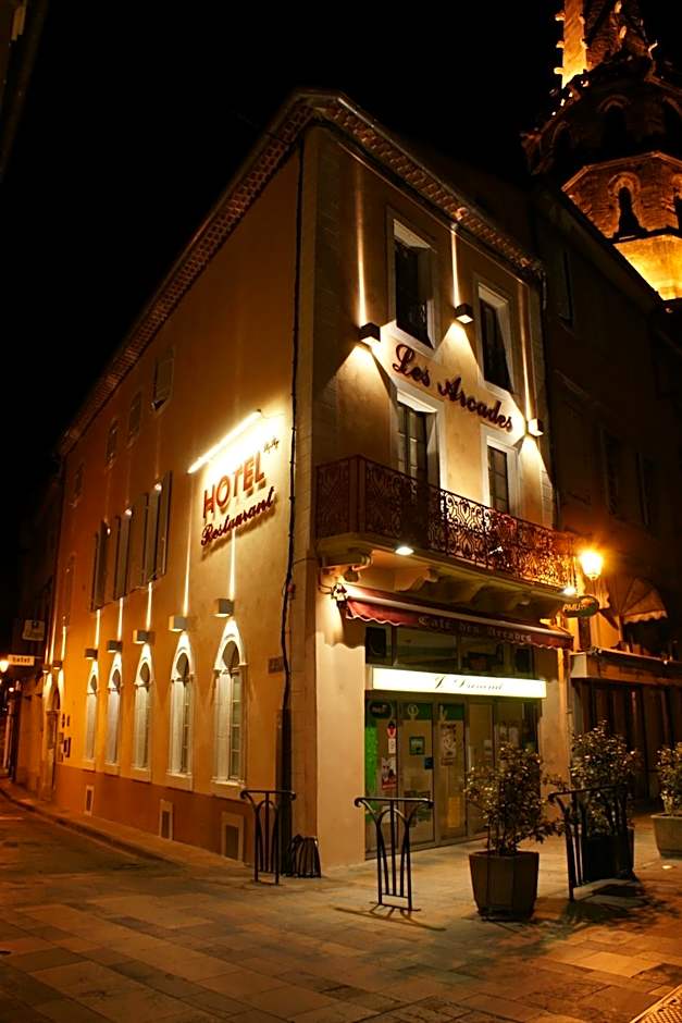 Hôtel Restaurant Les Arcades