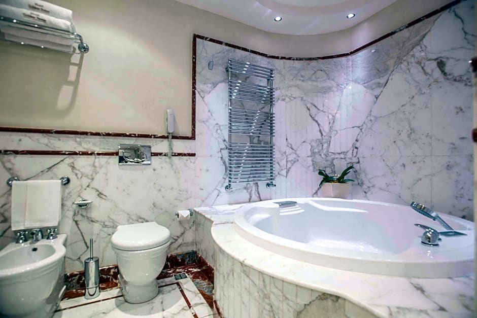 Golden Tower Hotel & Spa